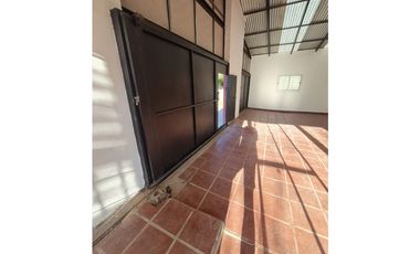 Se ALQUILA Casa C/Pileta 2 dor, 2 baños, 2 Cocheras