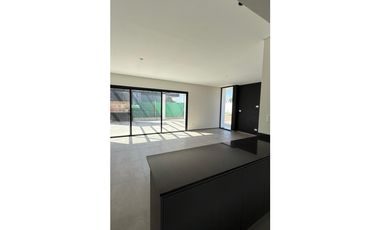 INKASA INMOBILIARIA - VENDE CASA EN BARRIO PRIVADO LAR DE VIEYTES II