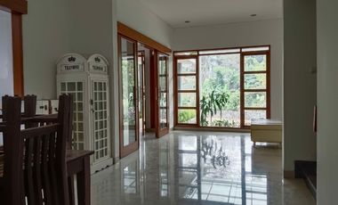 Dijual Rumah 2 Lantai, Bagus & Mewah, di Komplek Pondok Hijau, Bandung