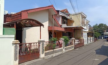 Rumah Tinggal di Jalan Sekelimus, Bandung - Jawa Barat