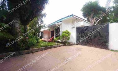 Jual Murah BU Rumah Hitung Tanah Luas Hoek Cocok untuk Kantor dan Investasi Pesanggrahan Jakarta Selatan