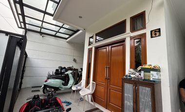 Disewakan rumah Cantik di Tebet