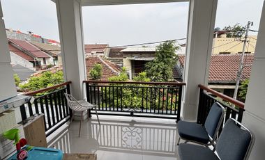 Disewakan rumah Cantik di Tebet