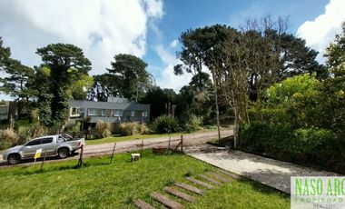 Propiedad de diseño a estrenar en venta en Sierra de los Padres. Gas natural