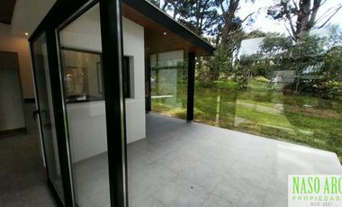 Propiedad de diseño a estrenar en venta en Sierra de los Padres. Gas natural