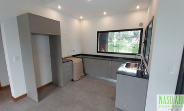 Propiedad de diseño a estrenar en venta en Sierra de los Padres. Gas natural