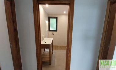 Propiedad de diseño a estrenar en venta en Sierra de los Padres. Gas natural