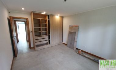 Propiedad de diseño a estrenar en venta en Sierra de los Padres. Gas natural