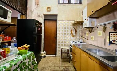 Venta PH 3 amb planta baja Barracas. Para reciclar