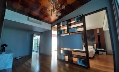 Rumah Erlangga Mewah plus Kolam Renang dekat Simpang Lima