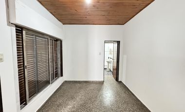 Departamento de 2 ambientes en alquiler en Moron Sur