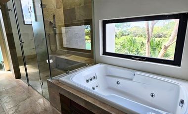 Residencia en venta en Yucatán Country Club