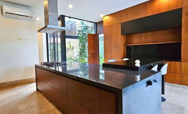 Residencia en venta en Yucatán Country Club