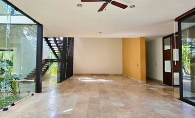Residencia en venta en Yucatán Country Club