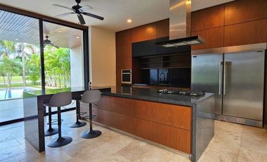 Residencia en venta en Yucatán Country Club