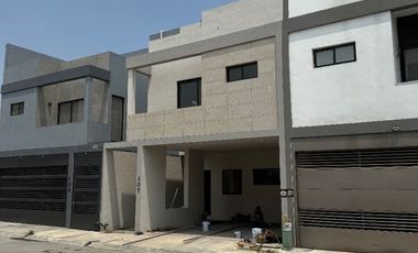CASA EN PREVENTA EN CUMBRES PLATINO