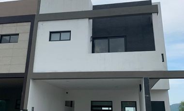 CASA EN PREVENTA EN CUMBRES PLATINO