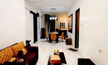 Rumah Pleburan Simpang Lima Mewah Full Furnish