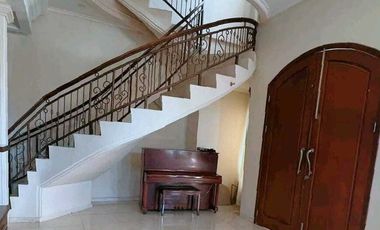 Rumah Tembalang Mewah 2 Lantai Dekat Undip