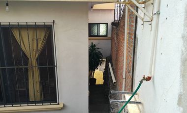 Venta de casa de 3  recámaras  en Burgos Cuernavaca, 168 m2 de construcción 556 m2 de terreno