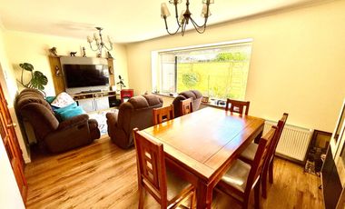 Casa en venta c/ estacionamiento en Huertos Familiares