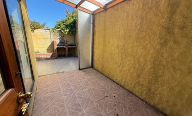 Casa en venta c/ estacionamiento en Huertos Familiares