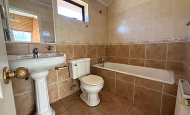 Casa en venta c/ estacionamiento en Huertos Familiares