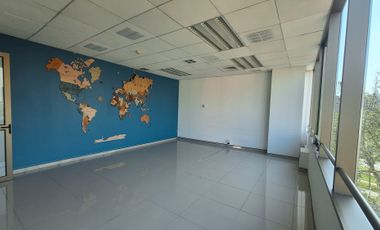 ARRIENDO OFICINA SALONES PRIVADOS 180 MTS METRO P  VALDIVIA