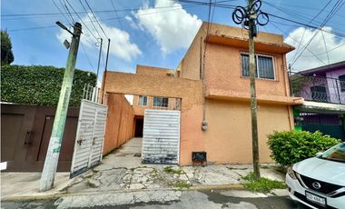 Propiedad con 4 departamentos en venta en Cuernavaca