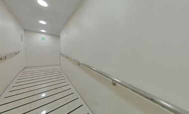 Local Alcántara: 202 m2, 5 box + 3 baños