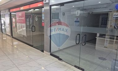 Local Alcántara: 202 m2, 5 box + 3 baños