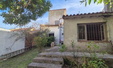 Casa a reciclar en Punta Mogotes lote de 382 m2