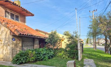 Casa a reciclar en Punta Mogotes lote de 382 m2