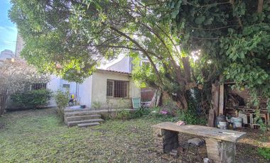 Casa a reciclar en Punta Mogotes lote de 382 m2