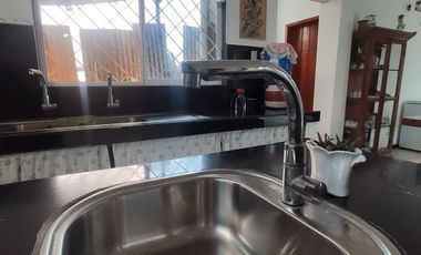 Amplia casa de 4 dormitorios en Montecristi, cerca del Hospital del IESS