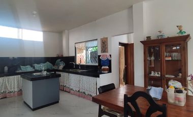 Amplia casa de 4 dormitorios en Montecristi, cerca del Hospital del IESS