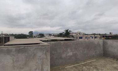 Amplia casa de 4 dormitorios en Montecristi, cerca del Hospital del IESS