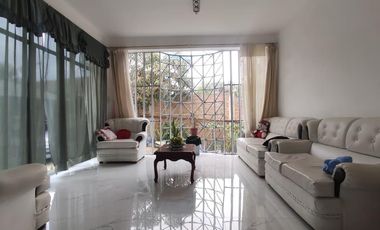 Amplia casa de 4 dormitorios en Montecristi, cerca del Hospital del IESS