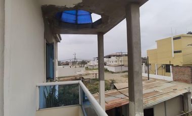 Amplia casa de 4 dormitorios en Montecristi, cerca del Hospital del IESS