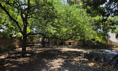 CASA EN VENTA MUY AMPLIA, 3 RECÁMARAS, 2 BAÑOS, COCHERA PARA 1 AUTO