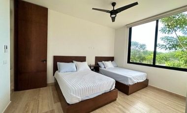 CASA EN VENTA PRIVADA PARQUE CENTRAL, al Norte de la ciudad de Mérida, Yucatán
