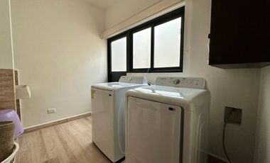 CASA EN VENTA PRIVADA PARQUE CENTRAL, al Norte de la ciudad de Mérida, Yucatán