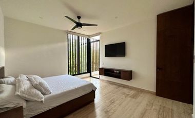 CASA EN VENTA PRIVADA PARQUE CENTRAL, al Norte de la ciudad de Mérida, Yucatán