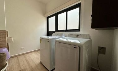 CASA EN VENTA PRIVADA PARQUE CENTRAL, al Norte de la ciudad de Mérida, Yucatán