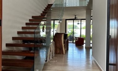 CASA EN VENTA PRIVADA PARQUE CENTRAL, al Norte de la ciudad de Mérida, Yucatán