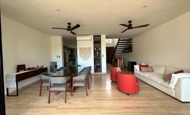 CASA EN VENTA PRIVADA PARQUE CENTRAL, al Norte de la ciudad de Mérida, Yucatán