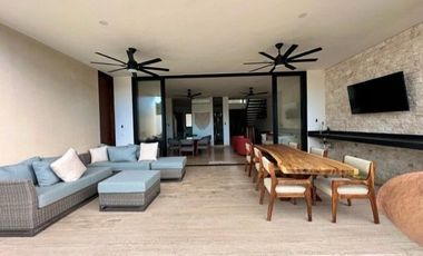 CASA EN VENTA PRIVADA PARQUE CENTRAL, al Norte de la ciudad de Mérida, Yucatán