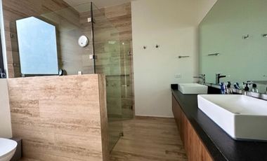 CASA EN VENTA PRIVADA PARQUE CENTRAL, al Norte de la ciudad de Mérida, Yucatán