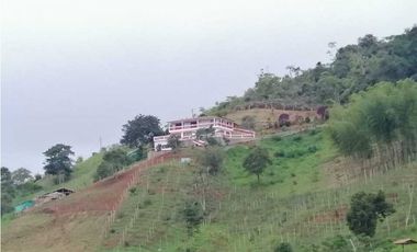 Vendo finca en la cumbre de 2 pisos