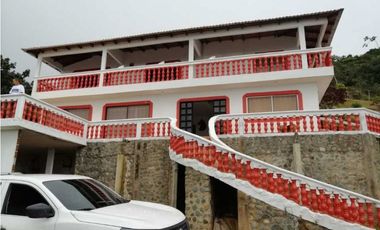 Vendo finca en la cumbre de 2 pisos